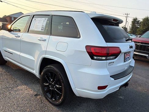 Used 2021 Jeep Grand Cherokee Laredo X RWD image 11
