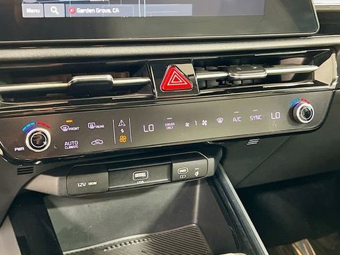 Certified 2023 Kia Niro EX image 16