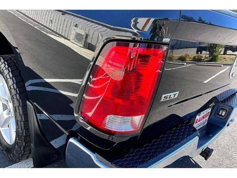 Used 2015 RAM 1500 Classic SLT w/ SLT Plus D←cor Group AWD/4WD image 28