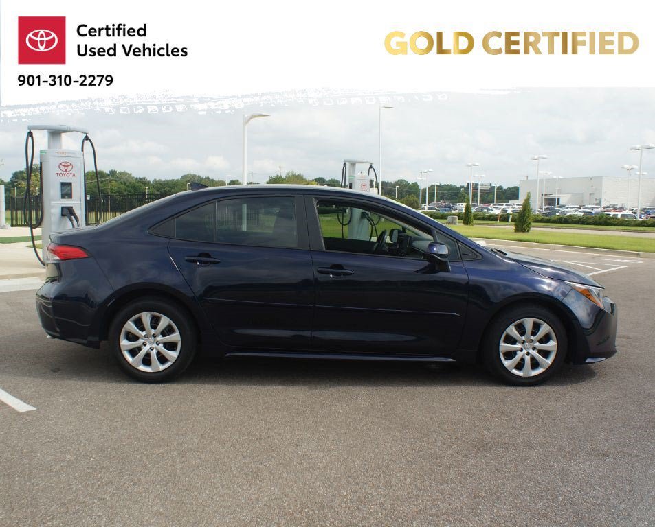 Used 2025 Toyota Corolla LE FWD image 18