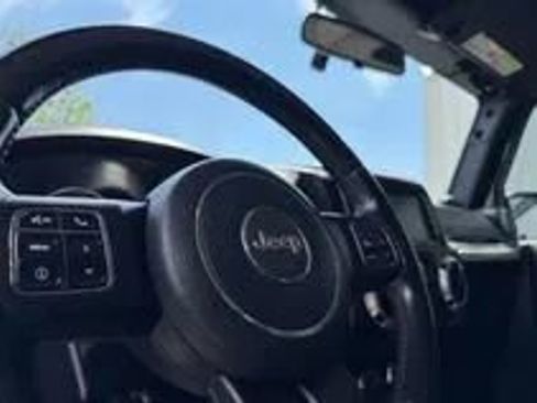 Used 2012 Jeep Wrangler Unlimited Rubicon w/ Connectivity Group AWD/4WD image 20