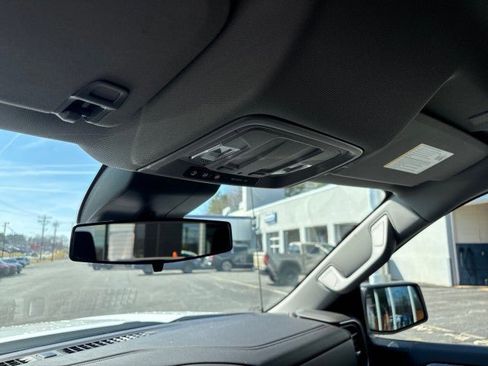 New 2026 GMC Sierra 1500 SLE image 28