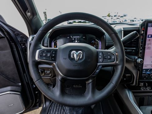 Used 2025 RAM 3500 Laramie image 19