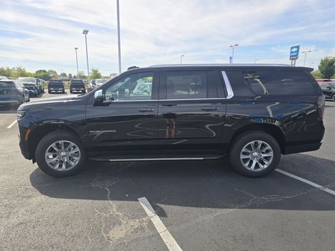 New 2026 Chevrolet Suburban Premier image 14