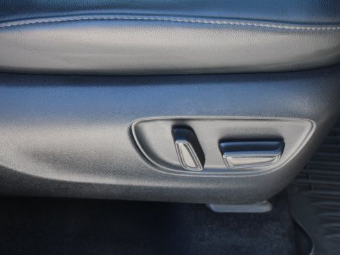 Used 2022 Toyota Highlander Platinum AWD/4WD image 23