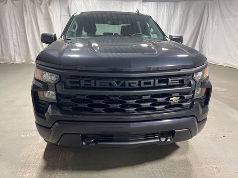 Used 2023 Chevrolet Silverado 1500 Custom image 2