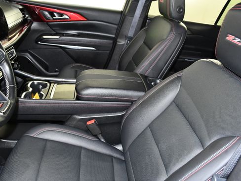 Used 2025 Chevrolet Traverse Z71 AWD/4WD image 36