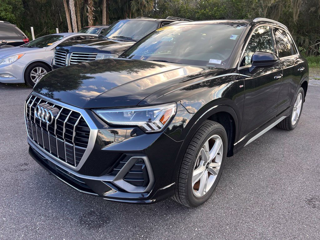 Used 2022 Audi Q3 2.0T Premium Plus w/ Premium Plus Package AWD/4WD image 2