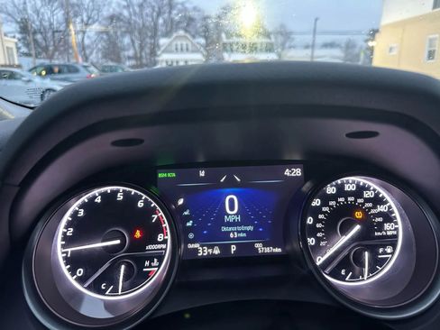 Used 2021 Toyota Camry SE w/ Cold Weather Package image 9