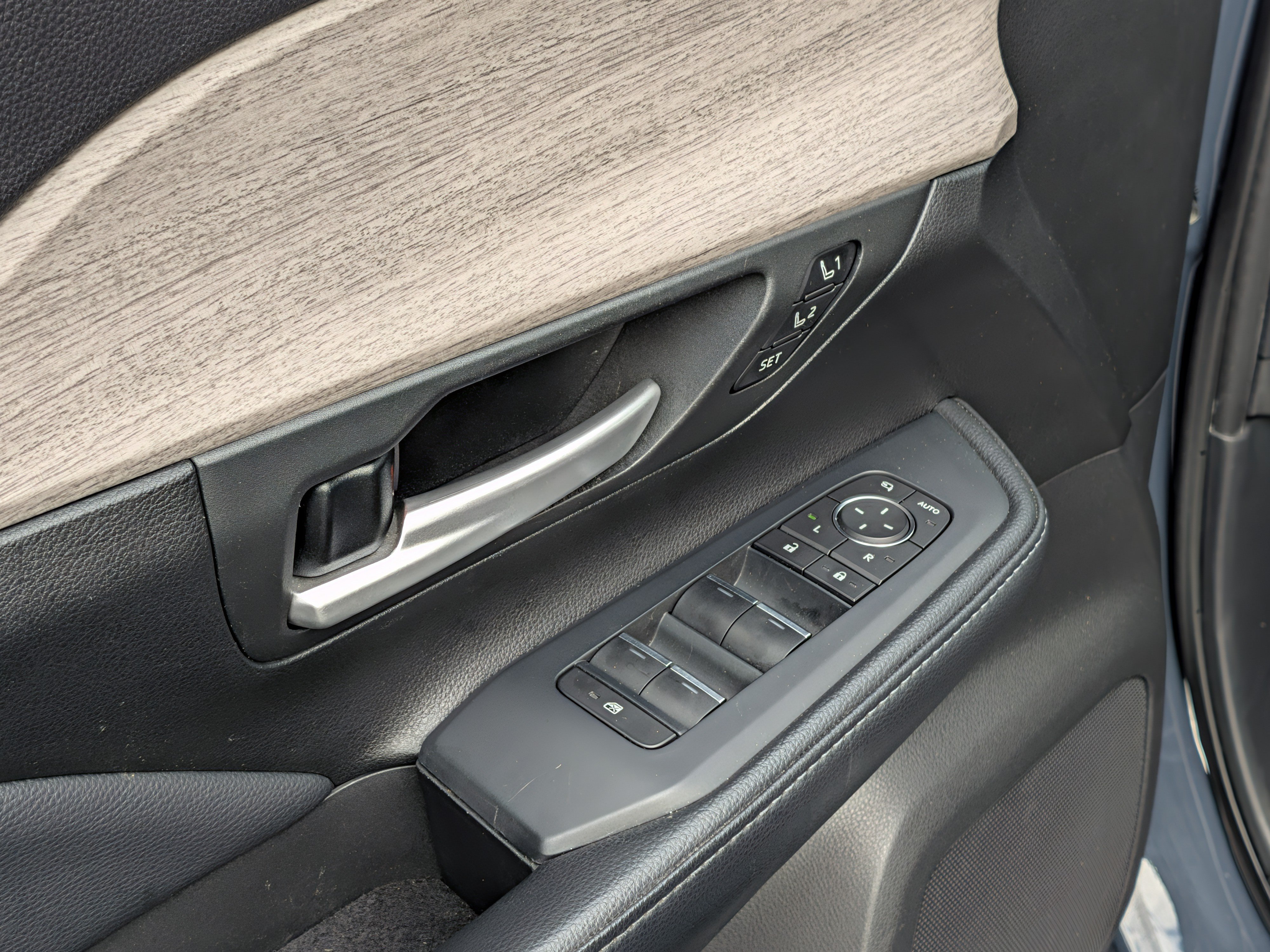 Used 2024 Toyota Grand Highlander AWD image 18