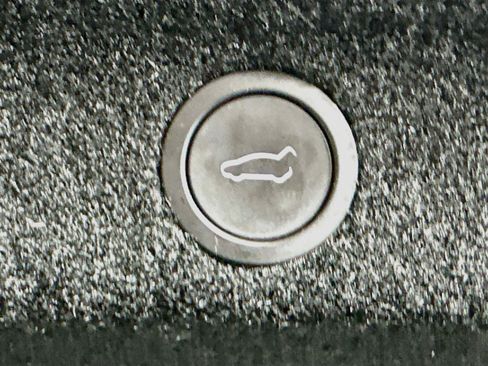 Used 2026 Tesla Model Y AWD image 28