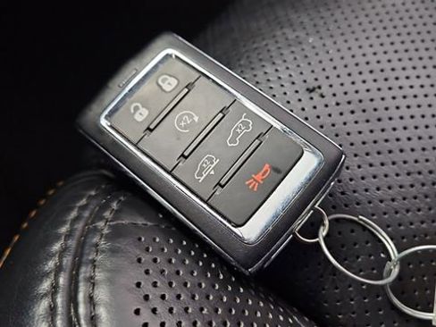 Used 2022 Jeep Grand Wagoneer Series III w/ Rear Seat Video Group 1 AWD/4WD image 49