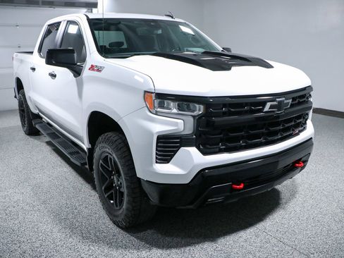 Used 2023 Chevrolet Silverado 1500 LT Trail Boss w/ Protection Package image 5