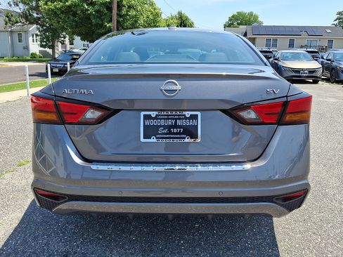 Certified 2023 Nissan Altima 2.5 SV FWD image 5