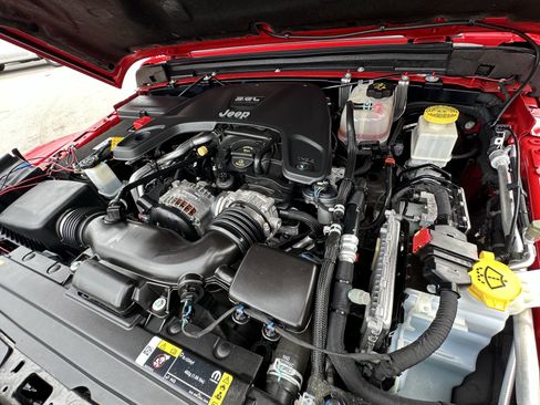 Used 2021 Jeep Gladiator Rubicon w/ Cold Weather Group image 36