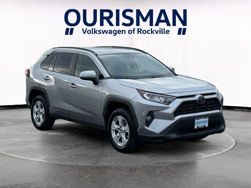 Used 2019 Toyota RAV4 XLE FWD image 1