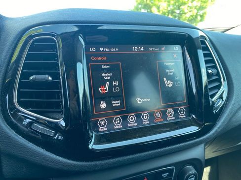 Used 2019 Jeep Compass Limited AWD/4WD image 11