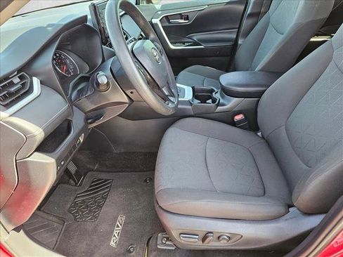 Used 2021 Toyota RAV4 XLE w/ Convenience Package FWD image 20