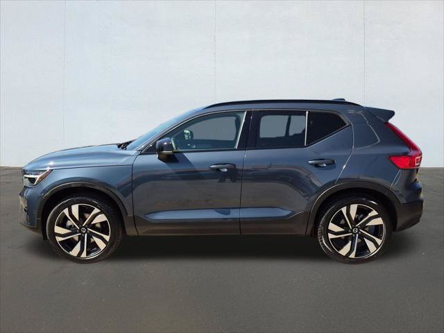 Used 2026 Volvo XC40 B5 Plus AWD/4WD image 8