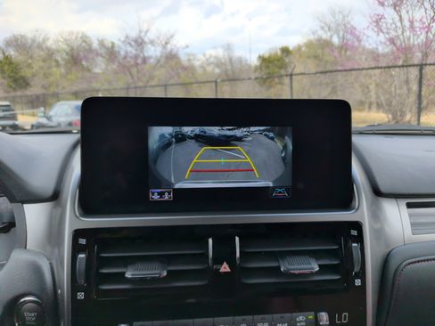 Used 2023 Lexus GX 460 Premium w/ Premium Package image 14