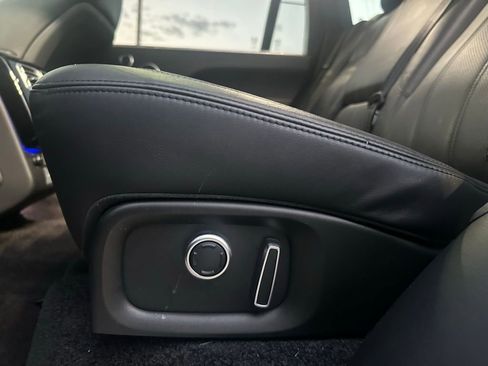 Used 2017 Land Rover Range Rover Long Wheelbase Supercharged image 17