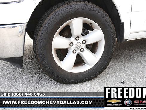 Used 2023 RAM 1500 Classic SLT AWD/4WD image 10