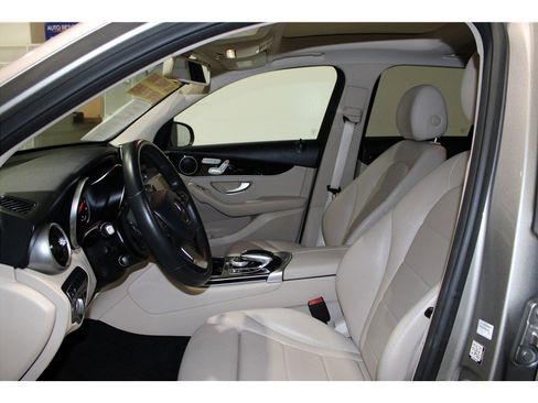 Used 2019 Mercedes-Benz GLC 350e 4MATIC image 10