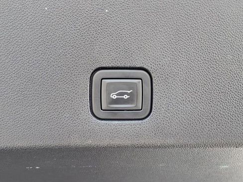 Used 2023 Cadillac XT6 Sport w/ Technology Package AWD/4WD image 12