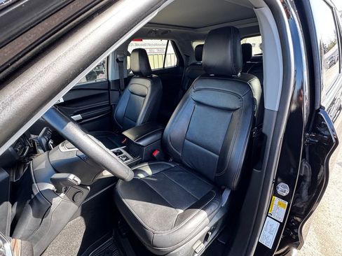 Used 2022 Ford Explorer Limited w/ Class IV Trailer Tow Package AWD/4WD image 14