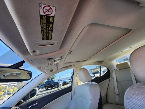 Used 2013 Lexus IS 250 w/ Premium Pkg Value Edition RWD image 7