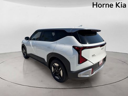 New 2027 Kia Seltos LX FWD image 5