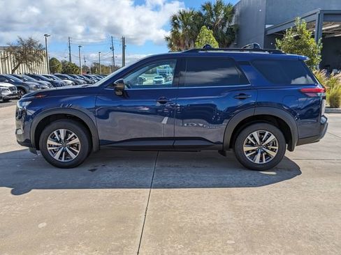 New 2026 Nissan Pathfinder SL image 9