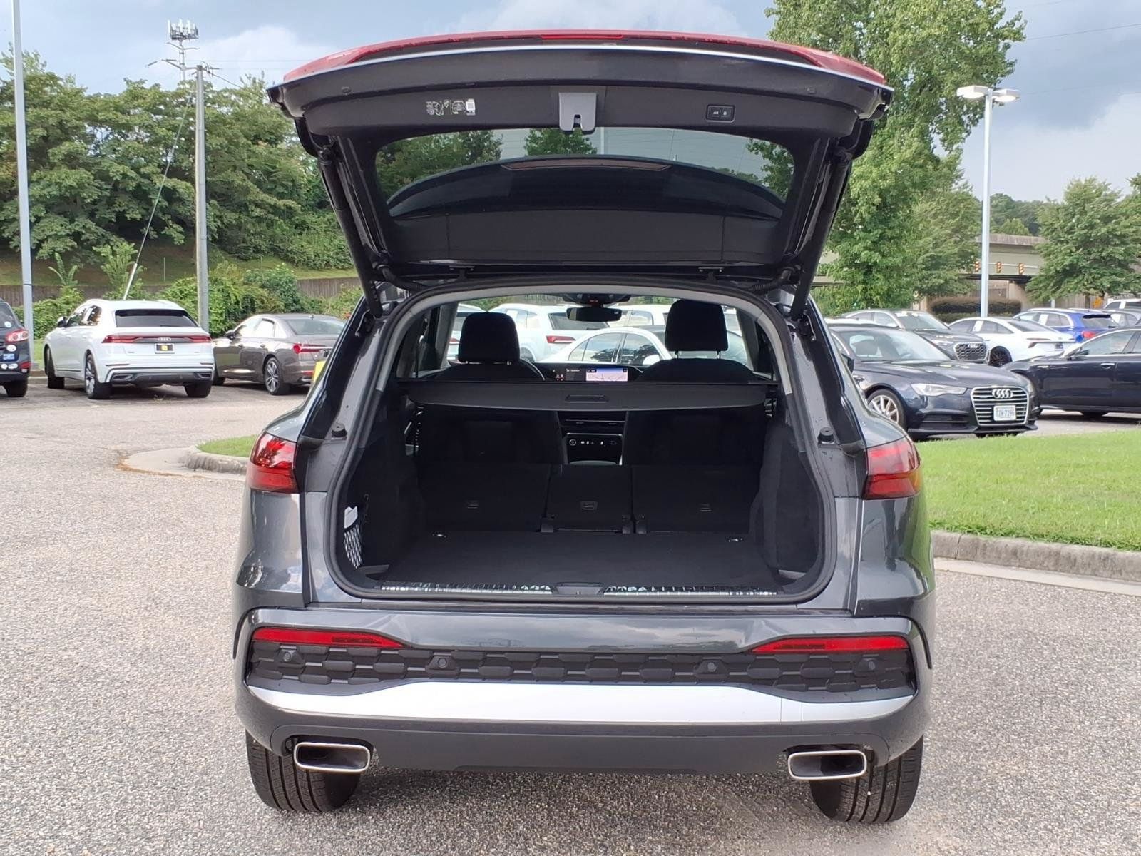 Used 2025 Audi Q5 Premium w/ Convenience Package AWD/4WD image 29