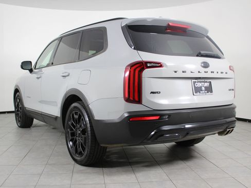 Used 2021 Kia Telluride EX w/ EX Premium Package image 3