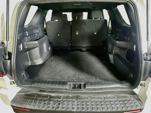 Used 2025 Toyota 4Runner SR5 AWD/4WD image 28