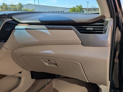 Used 2019 GMC Yukon Denali w/ Denali Ultimate Package AWD/4WD image 30