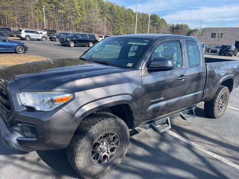 Used 2016 Toyota Tacoma SR w/ SR Convenience Package image 7
