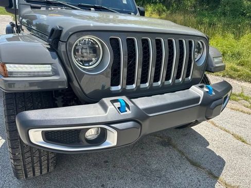 Used 2023 Jeep Wrangler Unlimited Sahara w/ Cold Weather Group AWD/4WD image 12