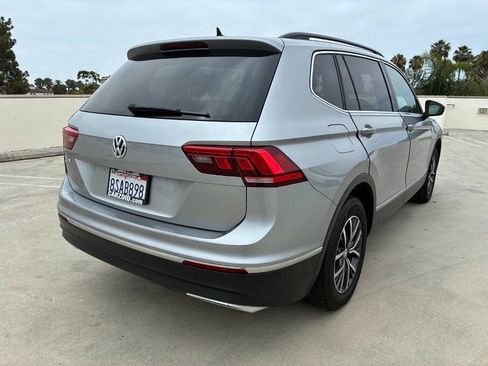 Used 2020 Volkswagen Tiguan SE w/ Panoramic Sunroof Package FWD image 11