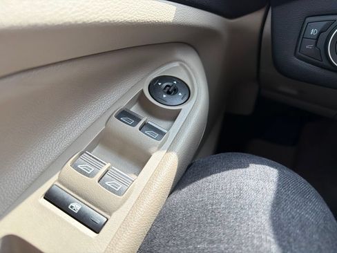 Used 2019 Ford Escape Titanium AWD/4WD image 19