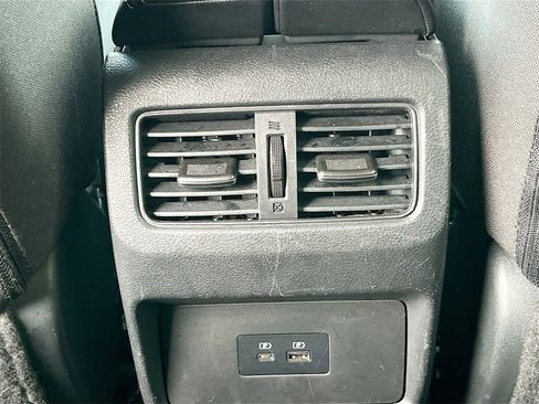 Used 2021 Nissan Rogue SV image 23