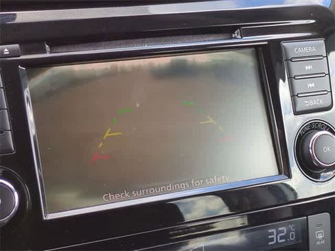 Used 2020 Nissan Rogue SV image 27