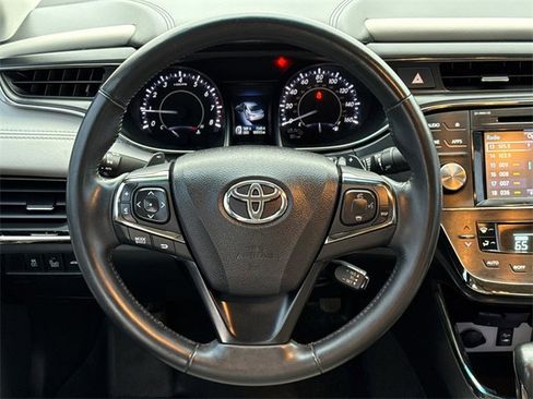 Used 2016 Toyota Avalon Touring image 14
