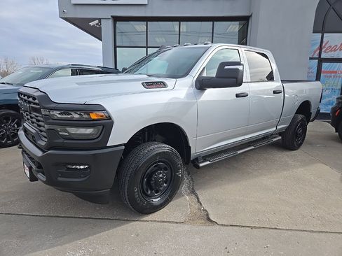 New 2026 RAM 2500 Tradesman AWD/4WD image 3
