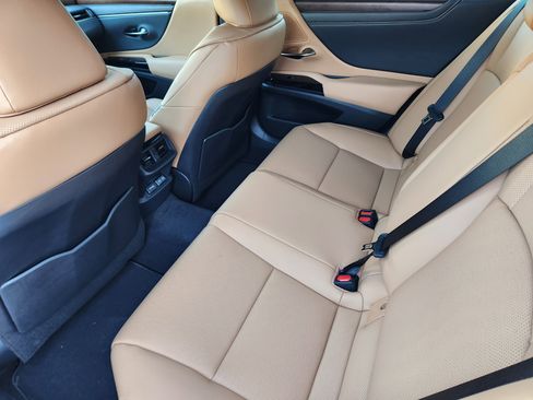 New 2025 Lexus ES 350 w/ Premium Package image 19