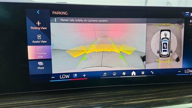 Used 2026 BMW X7 xDrive40i AWD/4WD image 18
