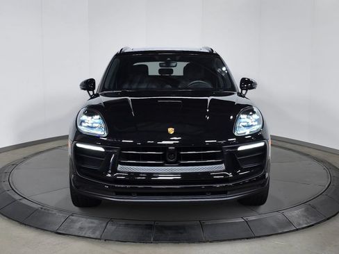 Certified 2026 Porsche Macan AWD/4WD image 10