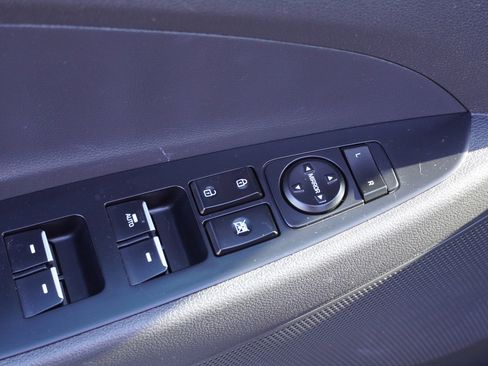 Used 2019 Hyundai Tucson Limited w/ Cargo Package image 18