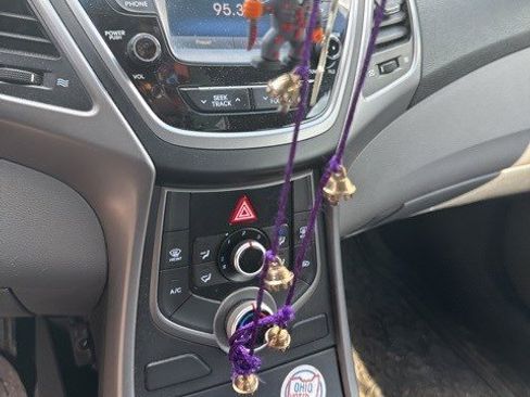 Used 2016 Hyundai Elantra SE w/ Option Group 02 image 9