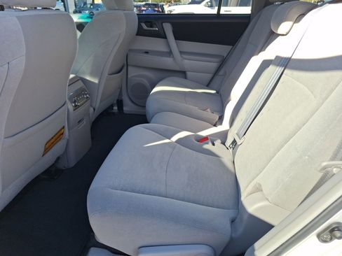 Used 2011 Toyota Highlander 2WD image 29